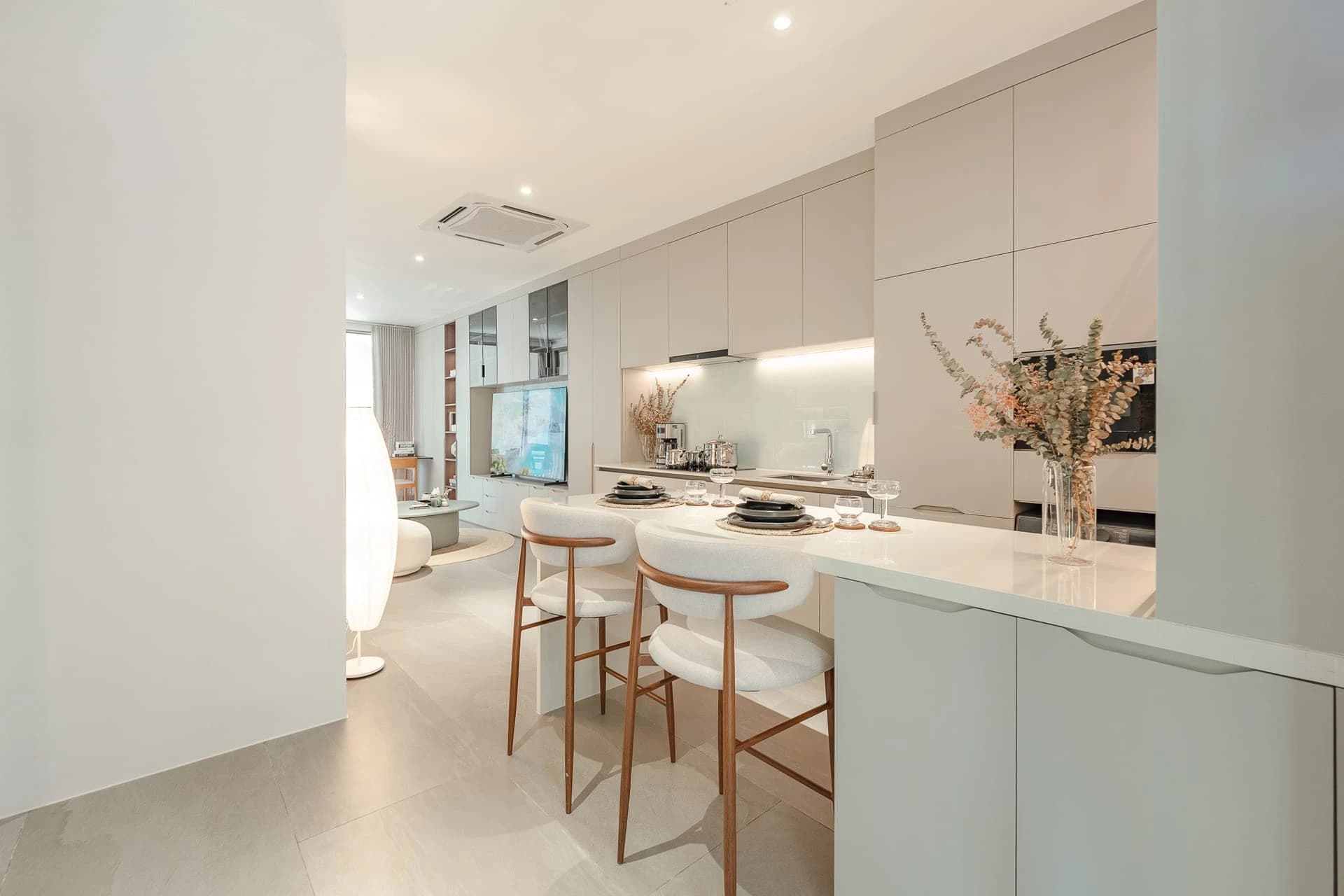 1 Bedroom 54 m² — developer's show unit · 2